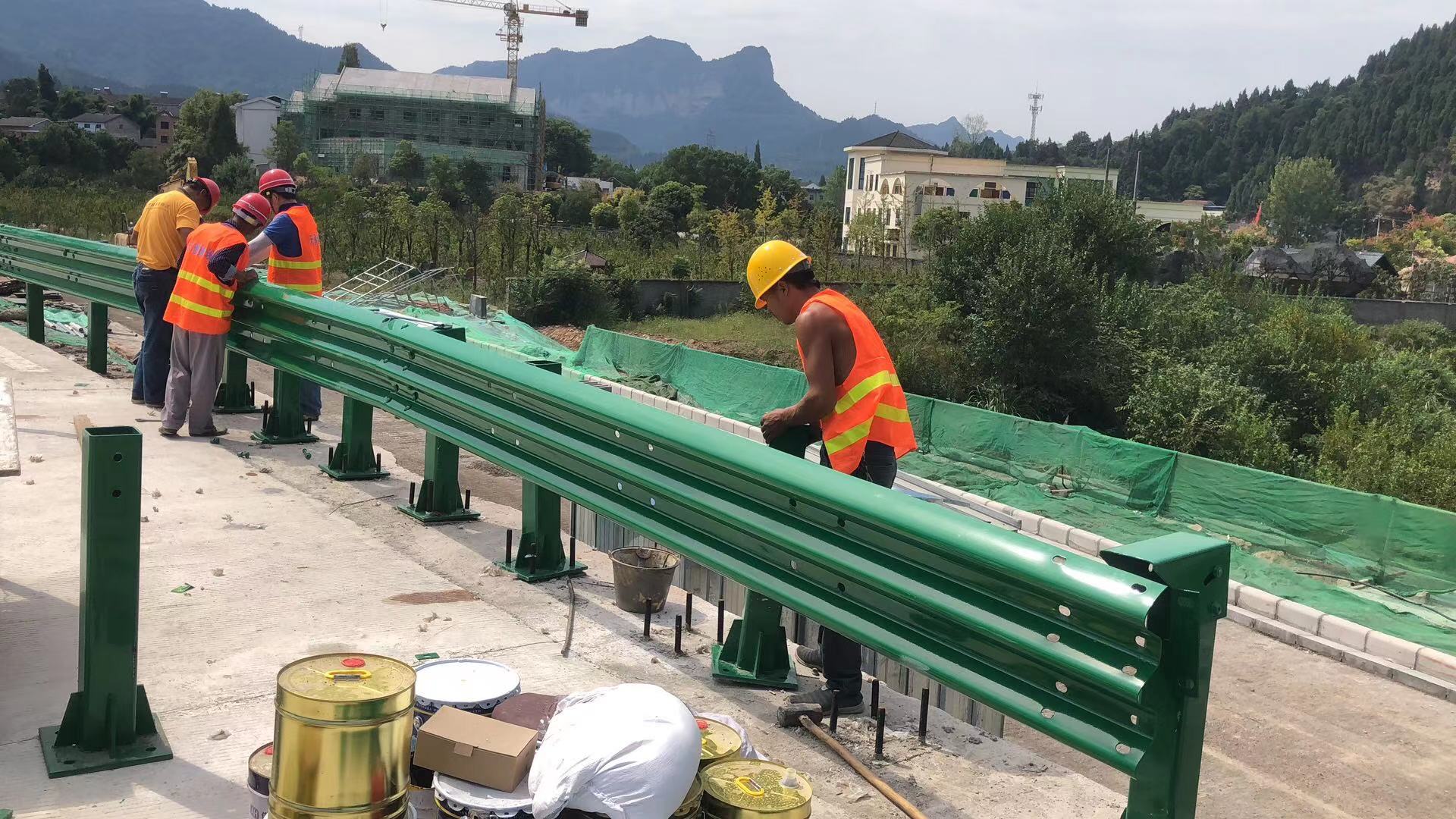 嵊州市波形护栏板热镀锌波形护栏 - 推荐
